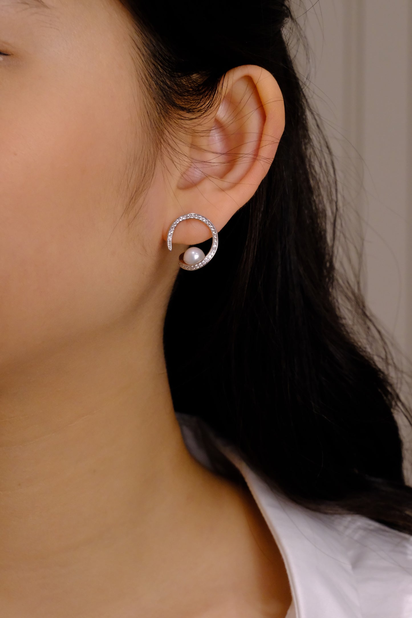 Hailey Pearl Earrings