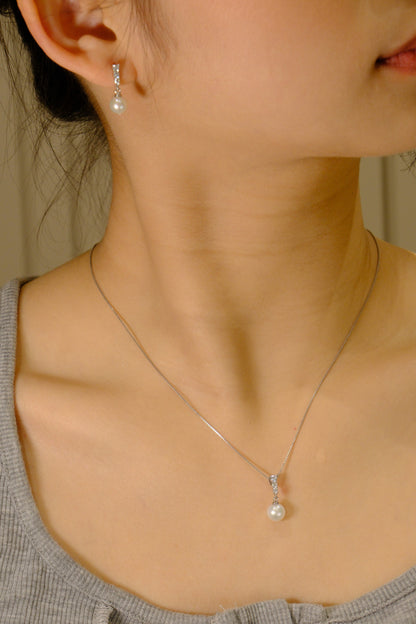 Isa Pearl Necklace