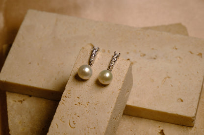 Isa Pearl Earrings